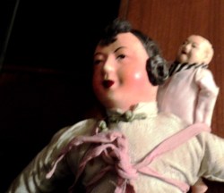 ORIENTAL MOM CHILD VIEW_01